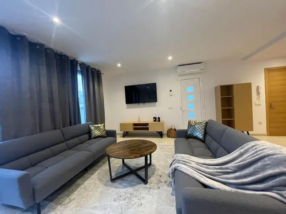 אמפוריבראבה Villa Moderna Piscina Privada 0*,  ספרד